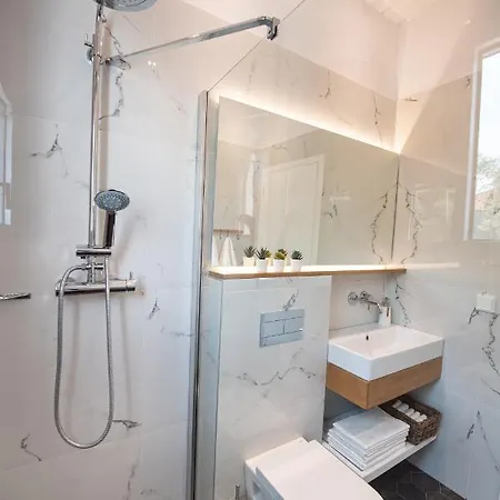 Summer Vibes 아파트